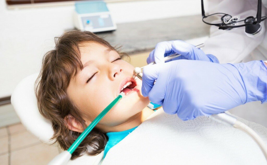 Лечение зубов у детей под наркозом