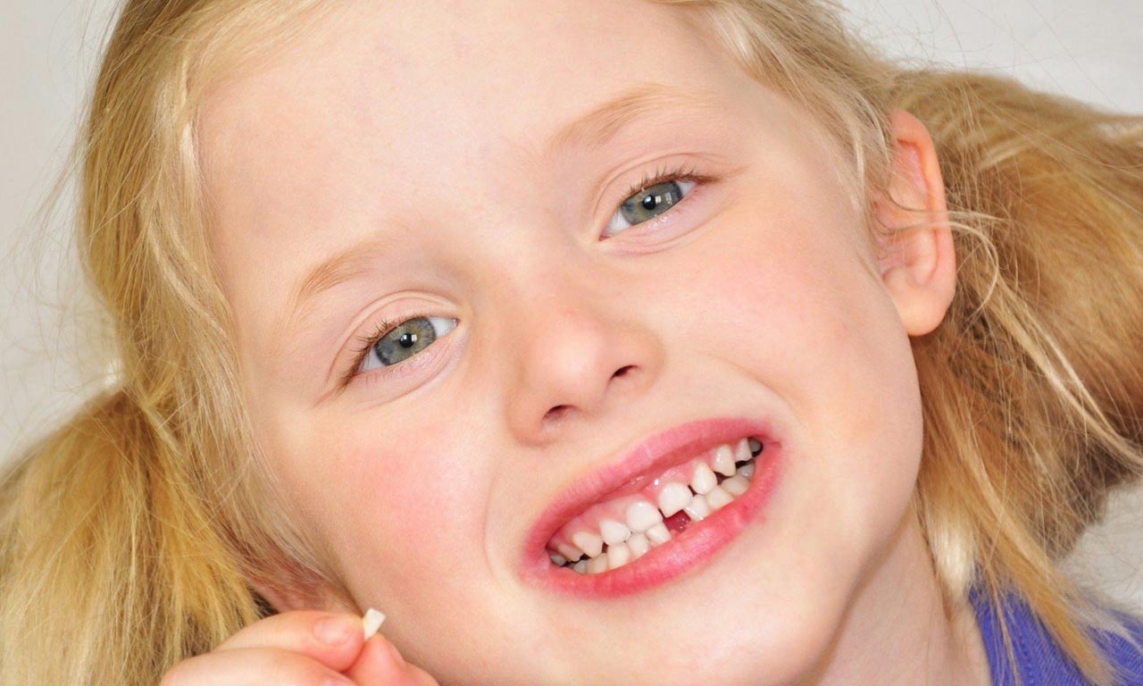 Как помочь ребенку при травме зуба